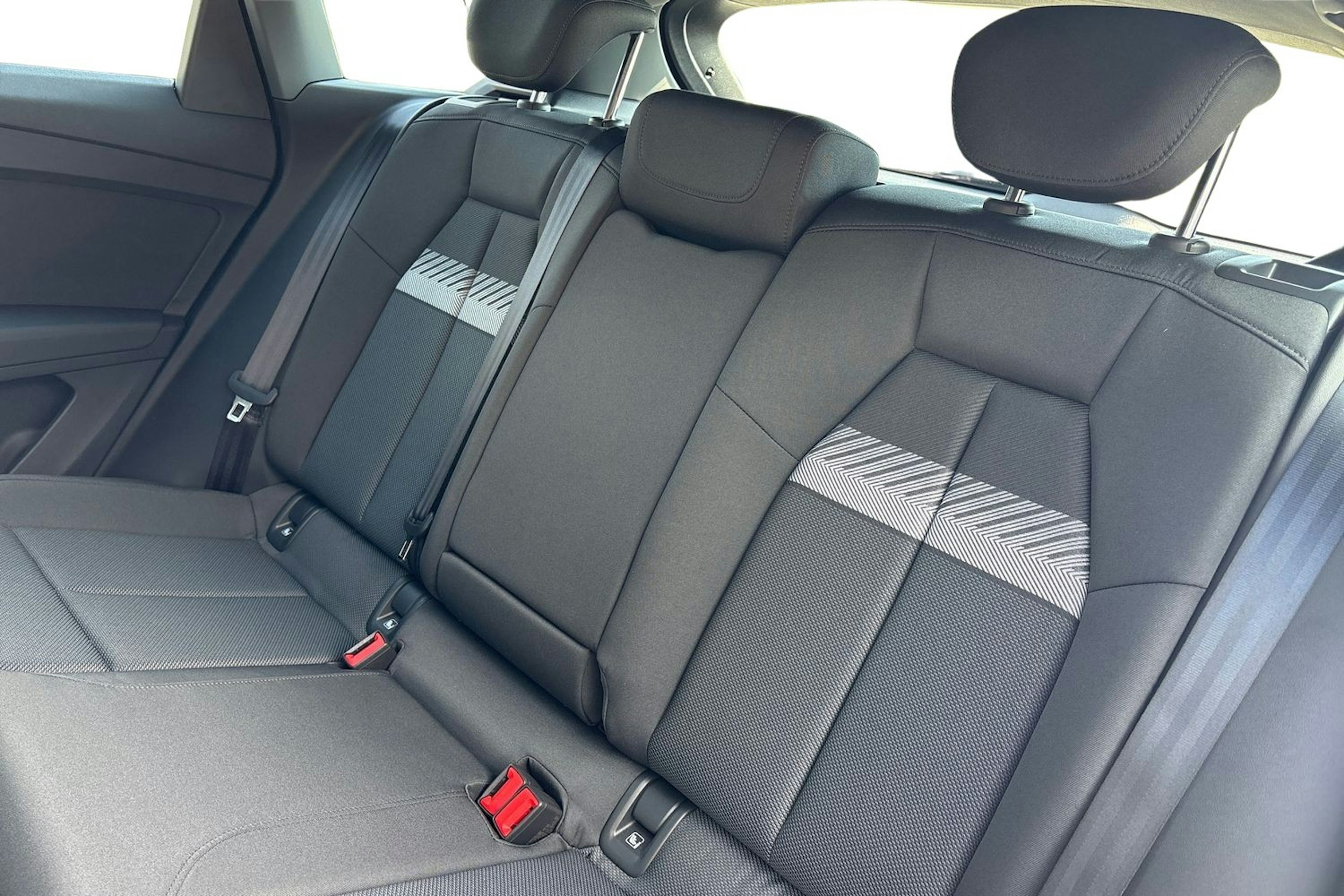 harmaa Audi Q4 e-tron 2025 kuva 8.