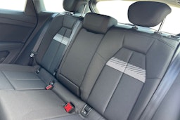harmaa Audi Q4 e-tron 2025 kuva 8.