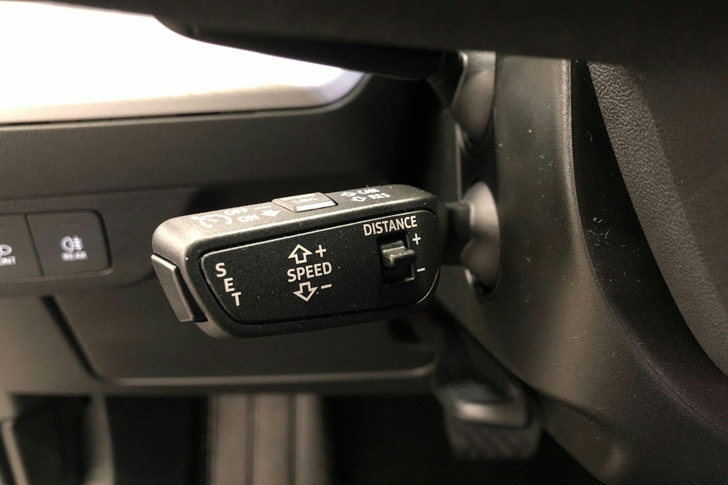 met. sininen Audi Q4 e-tron 2025 kuva 13.