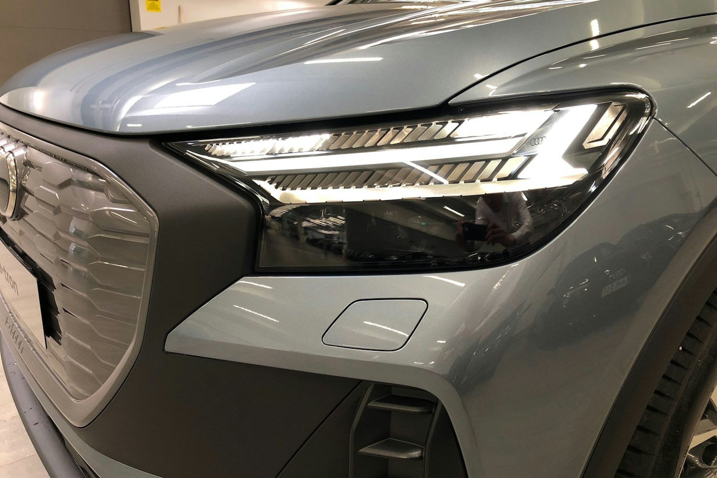 met. sininen Audi Q4 e-tron 2025 kuva 14.