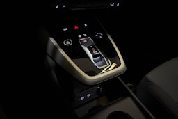 met. harmaa Audi Q4 e-tron 2025 kuva 22.
