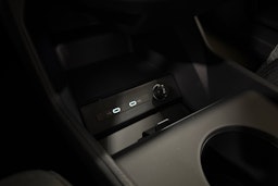 met. harmaa Audi Q4 e-tron 2025 kuva 30.
