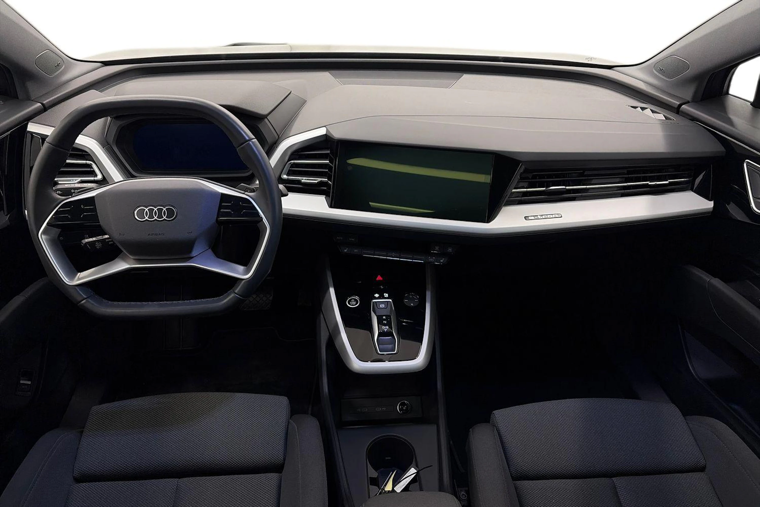 harmaa Audi Q4 e-tron 2025 kuva 7.