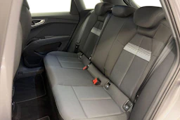 harmaa Audi Q4 e-tron 2025 kuva 8.