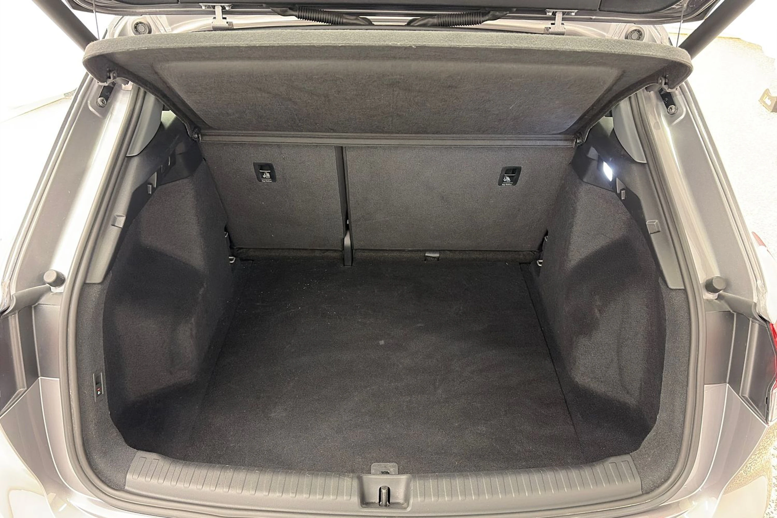 harmaa Audi Q4 e-tron 2025 kuva 10.