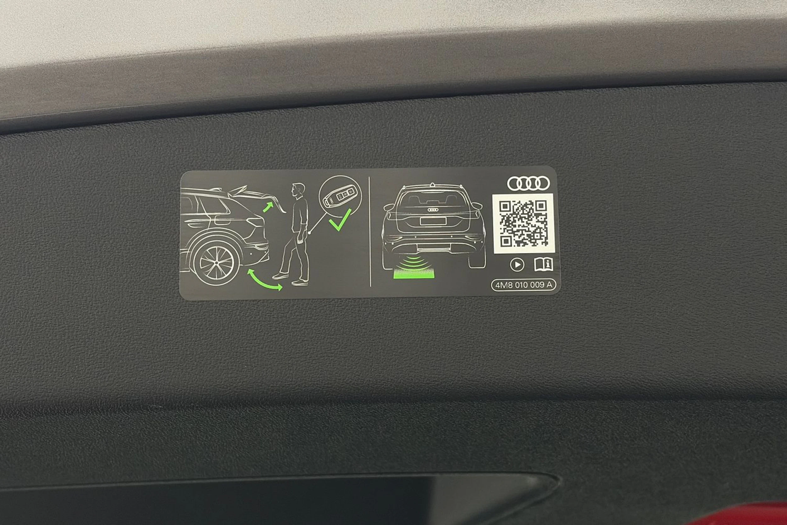 harmaa Audi Q4 e-tron 2025 kuva 12.