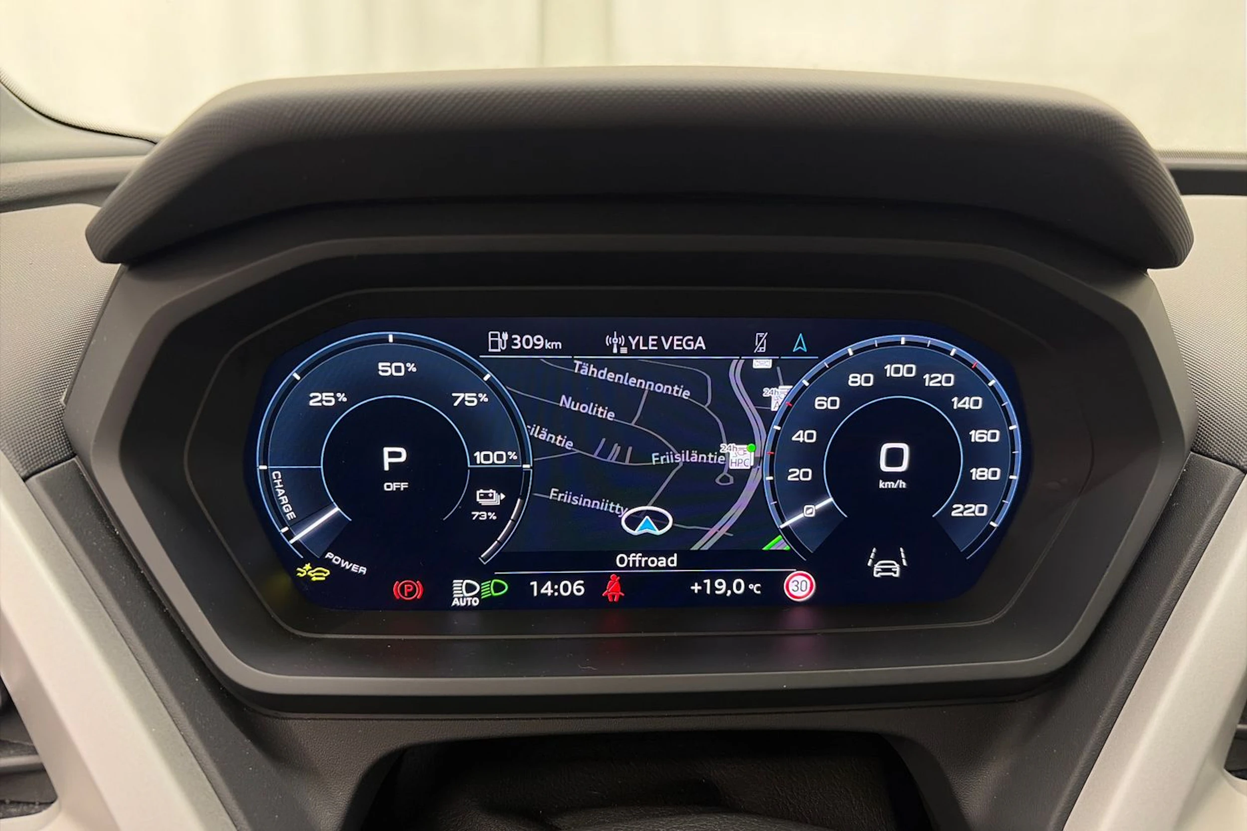 harmaa Audi Q4 e-tron 2025 kuva 14.