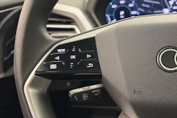 harmaa Audi Q4 e-tron 2025 kuva 15.