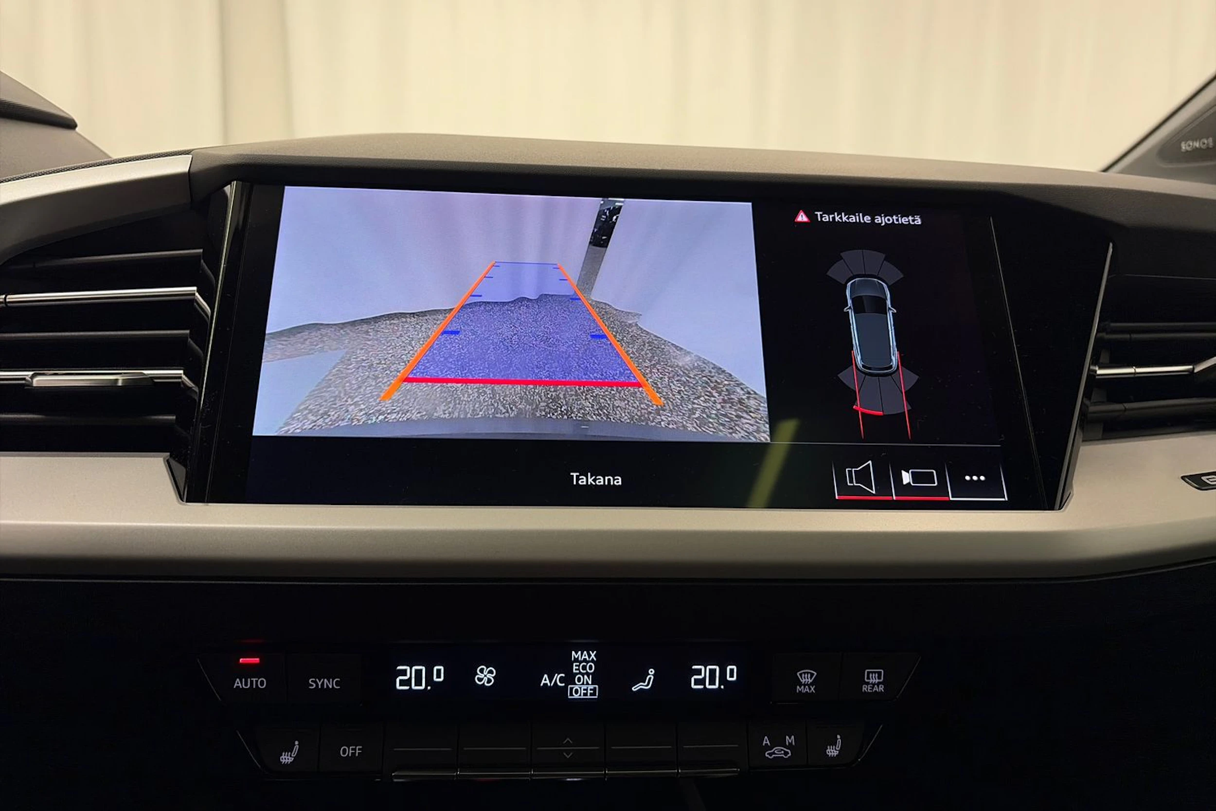 harmaa Audi Q4 e-tron 2025 kuva 18.