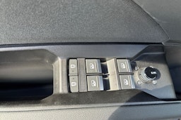 met. harmaa Audi Q4 e-tron 2025 kuva 11.
