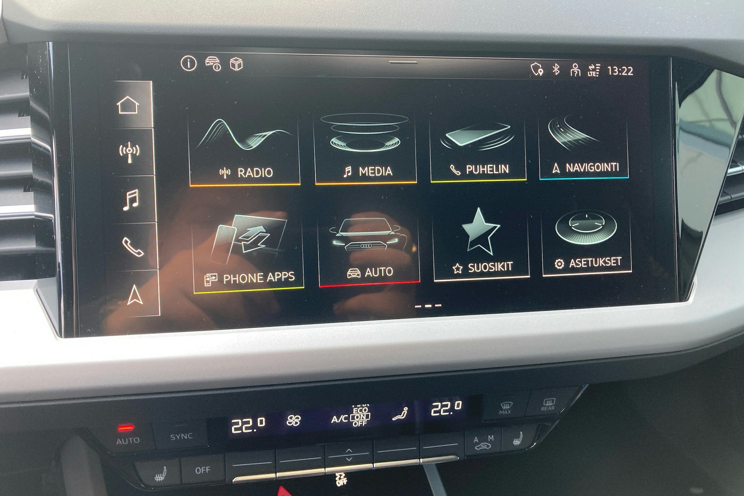 harmaa Audi Q4 e-tron 2025 kuva 16.