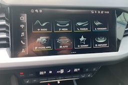 harmaa Audi Q4 e-tron 2025 kuva 16.