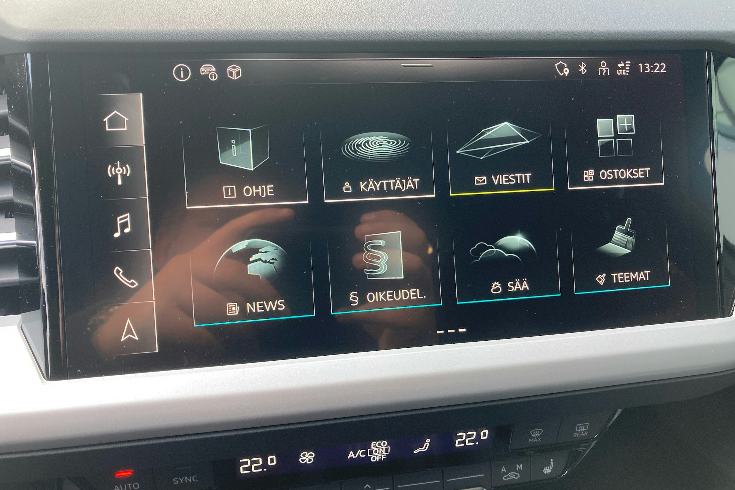 harmaa Audi Q4 e-tron 2025 kuva 17.