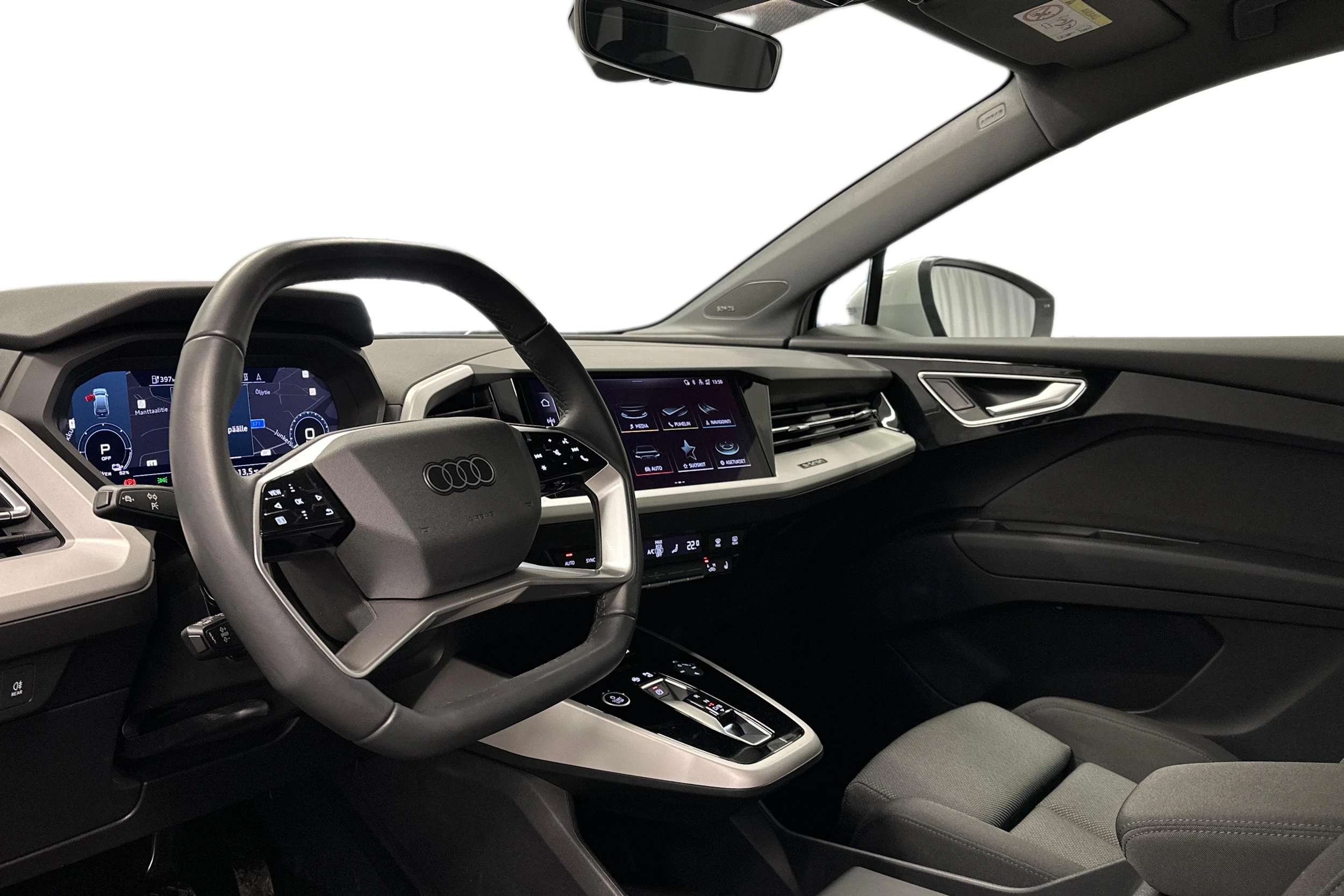 valkoinen Audi Q4 e-tron 2025 kuva 6.