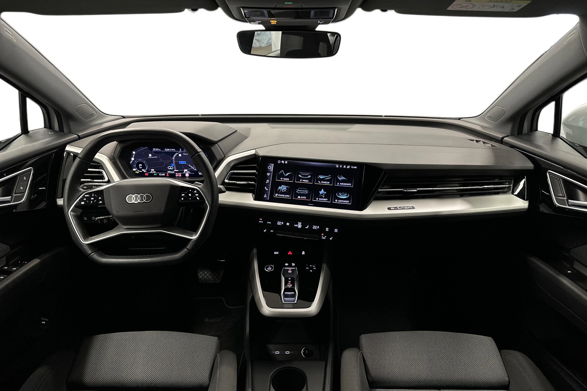 valkoinen Audi Q4 e-tron 2025 kuva 7.