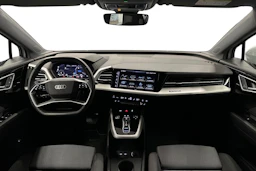 valkoinen Audi Q4 e-tron 2025 kuva 7.