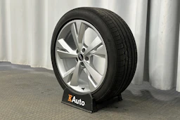 valkoinen Audi Q4 e-tron 2025 kuva 10.