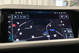 valkoinen Audi Q4 e-tron 2025 kuva 20.