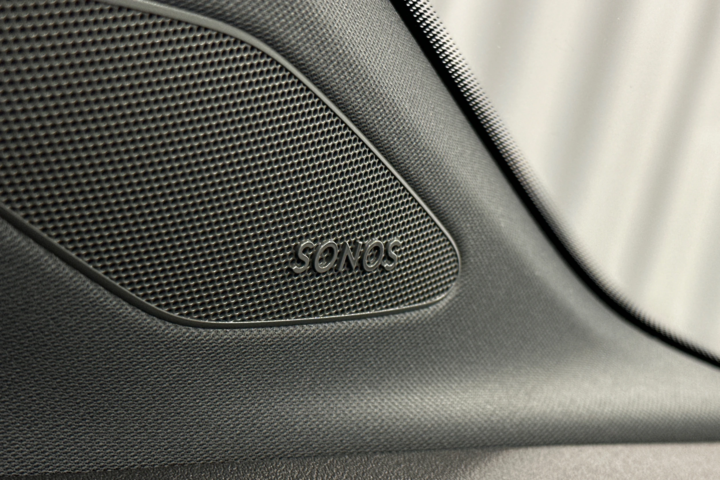 valkoinen Audi Q4 e-tron 2025 kuva 28.