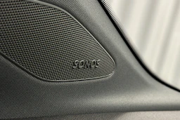 valkoinen Audi Q4 e-tron 2025 kuva 28.