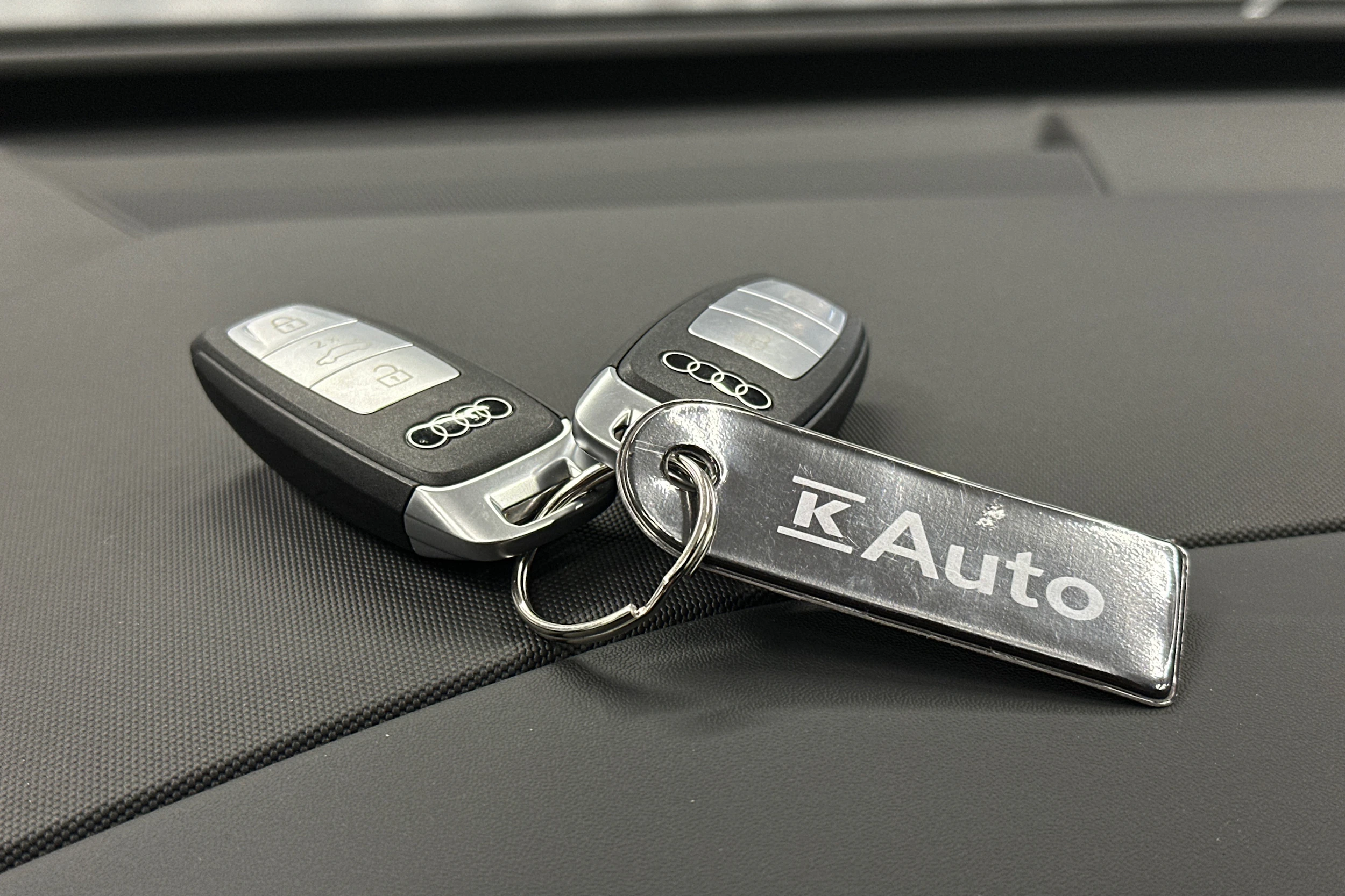 valkoinen Audi Q4 e-tron 2025 kuva 29.