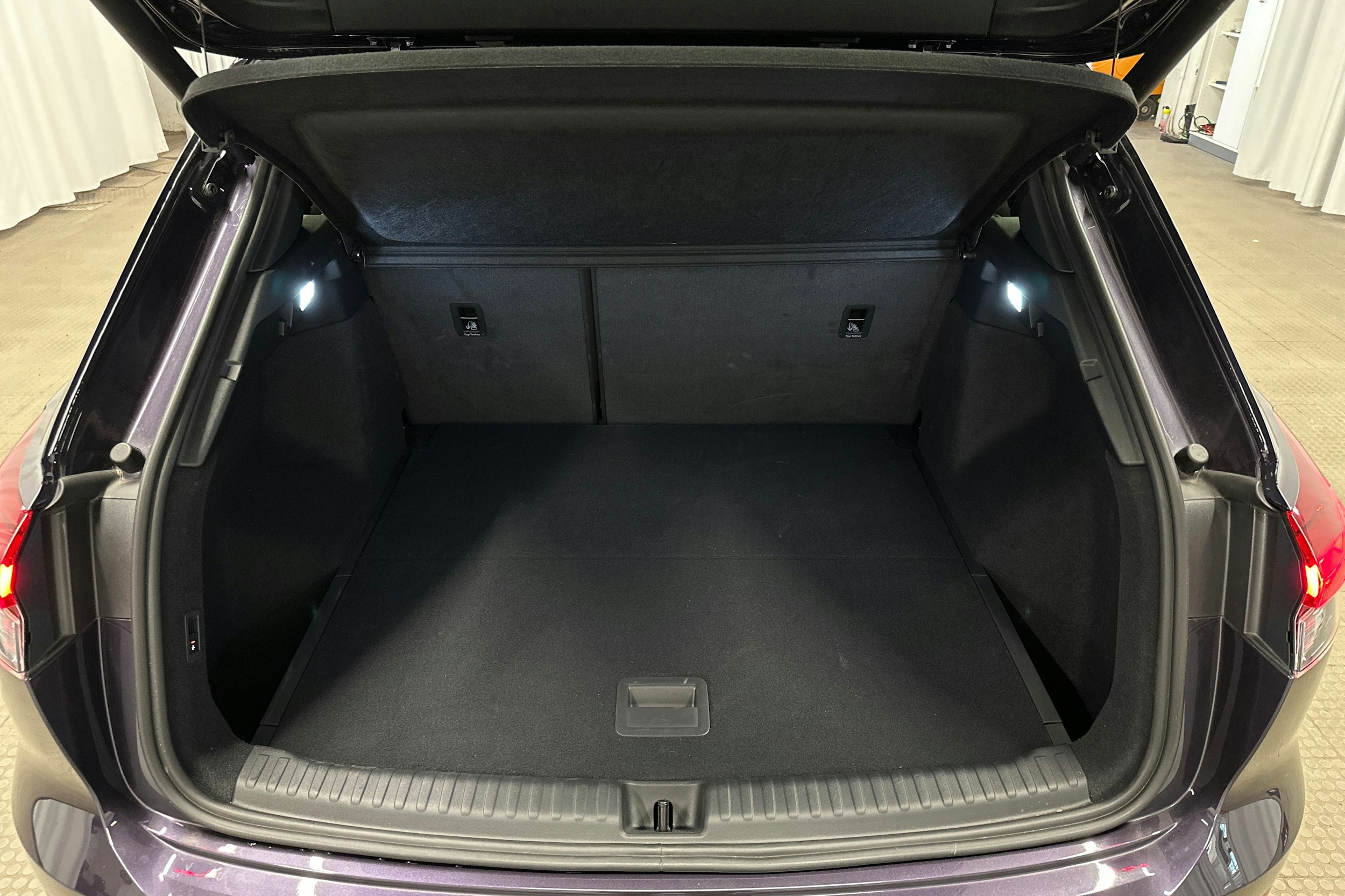 violetti Audi Q4 e-tron 2025 kuva 13.