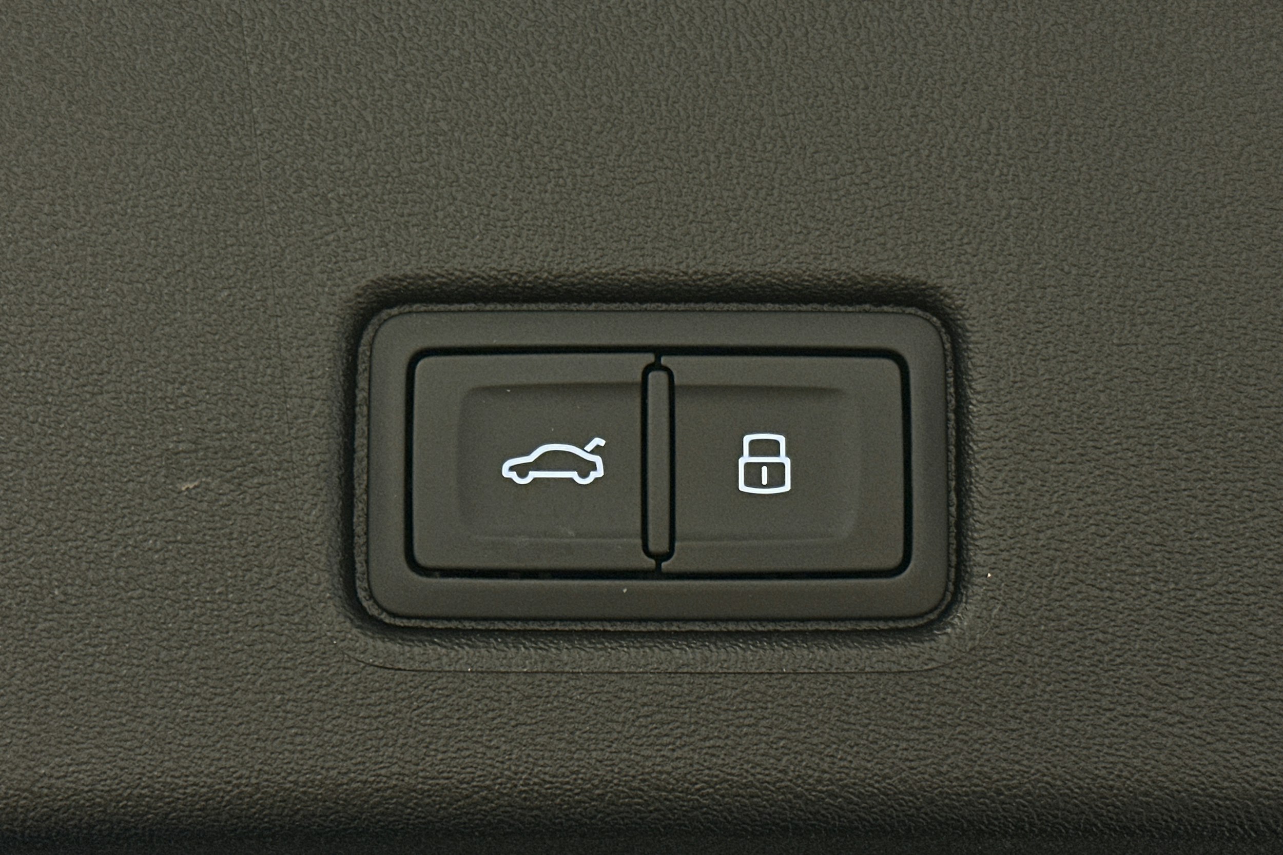 violetti Audi Q4 e-tron 2025 kuva 14.