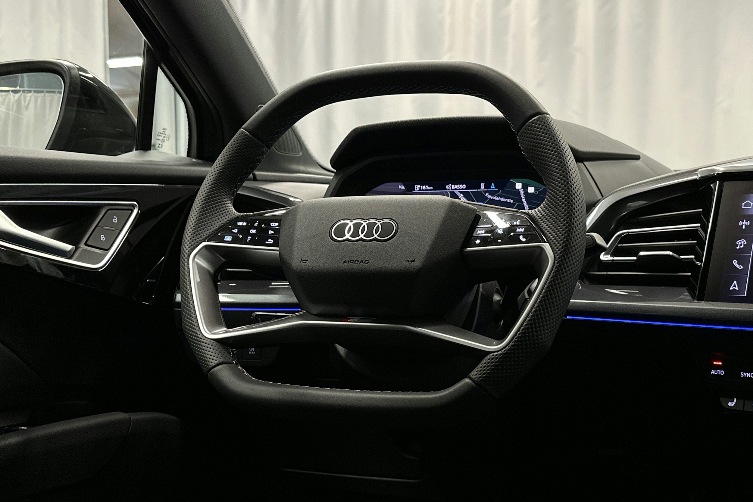 violetti Audi Q4 e-tron 2025 kuva 18.