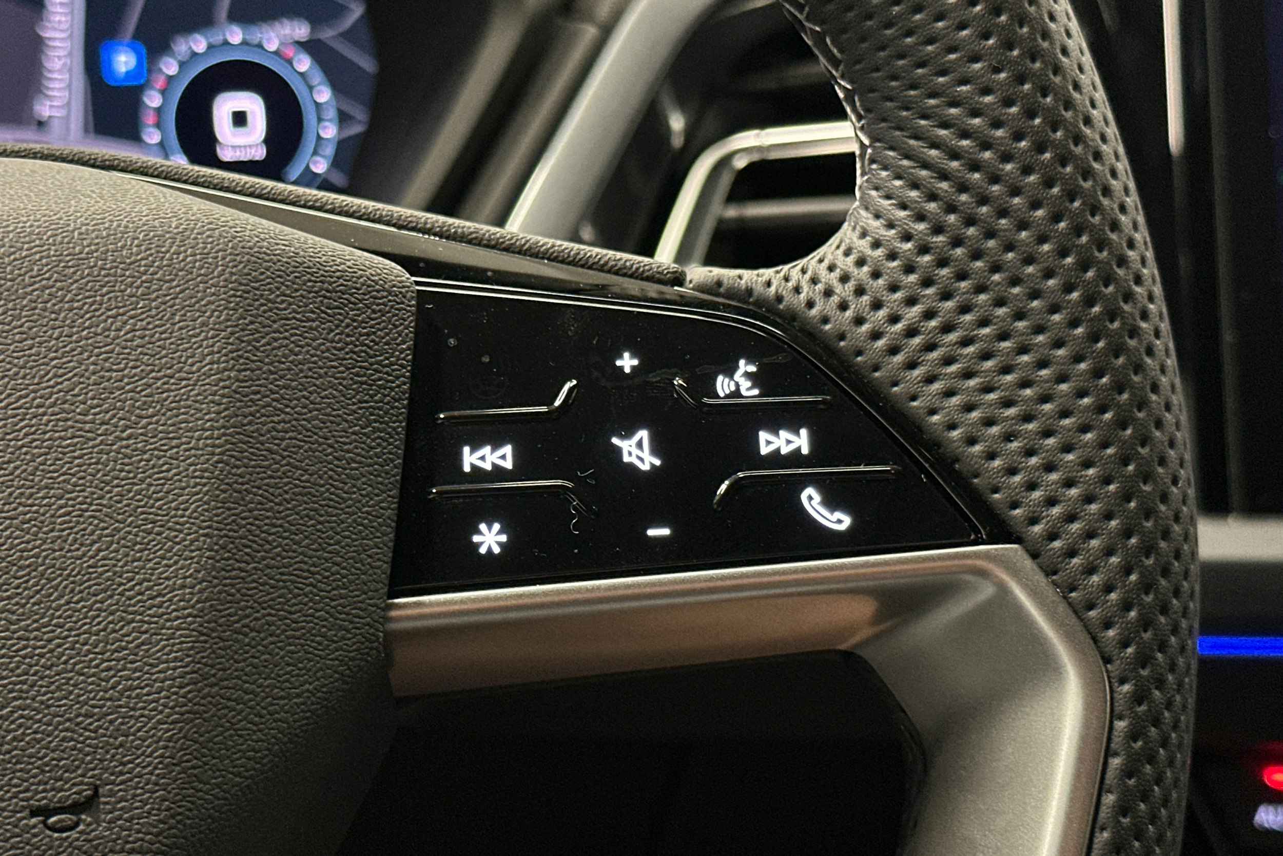 violetti Audi Q4 e-tron 2025 kuva 20.