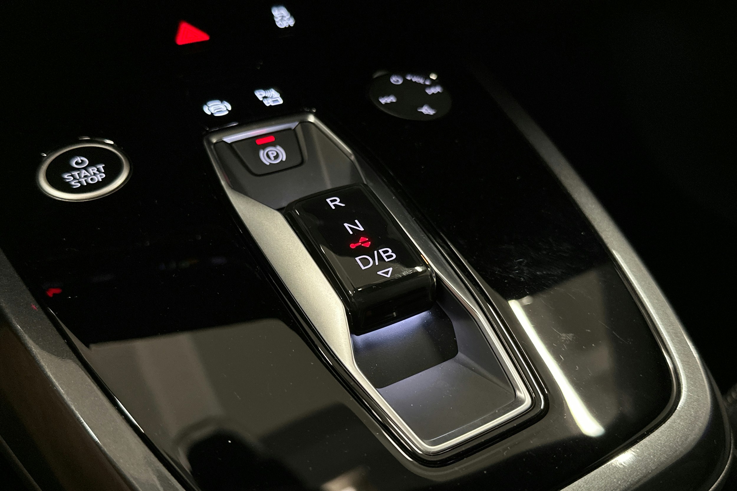 violetti Audi Q4 e-tron 2025 kuva 33.