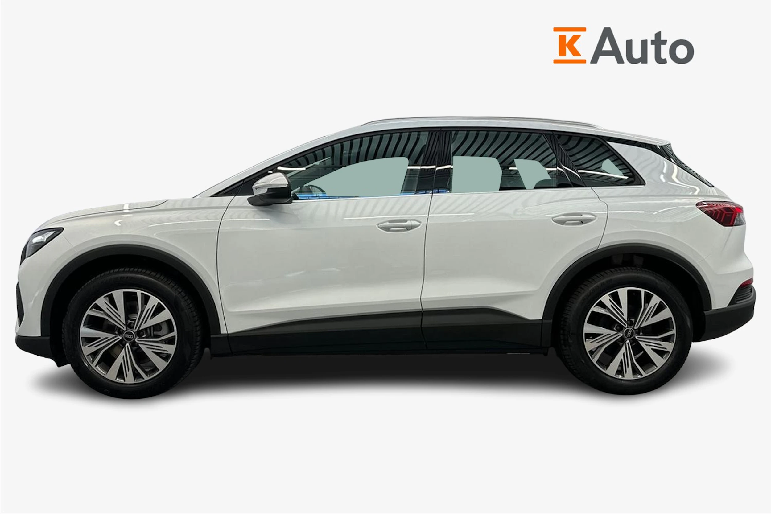 jäätikön valkoinen Audi Q4 e-tron 2026 kuva 5.