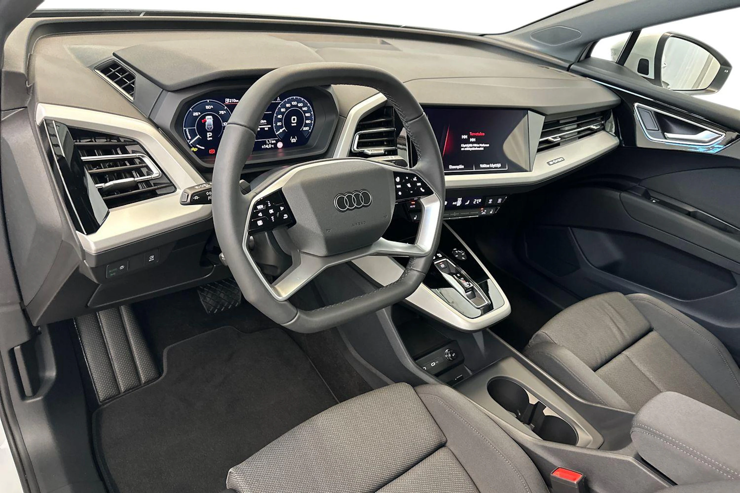 jäätikön valkoinen Audi Q4 e-tron 2026 kuva 6.