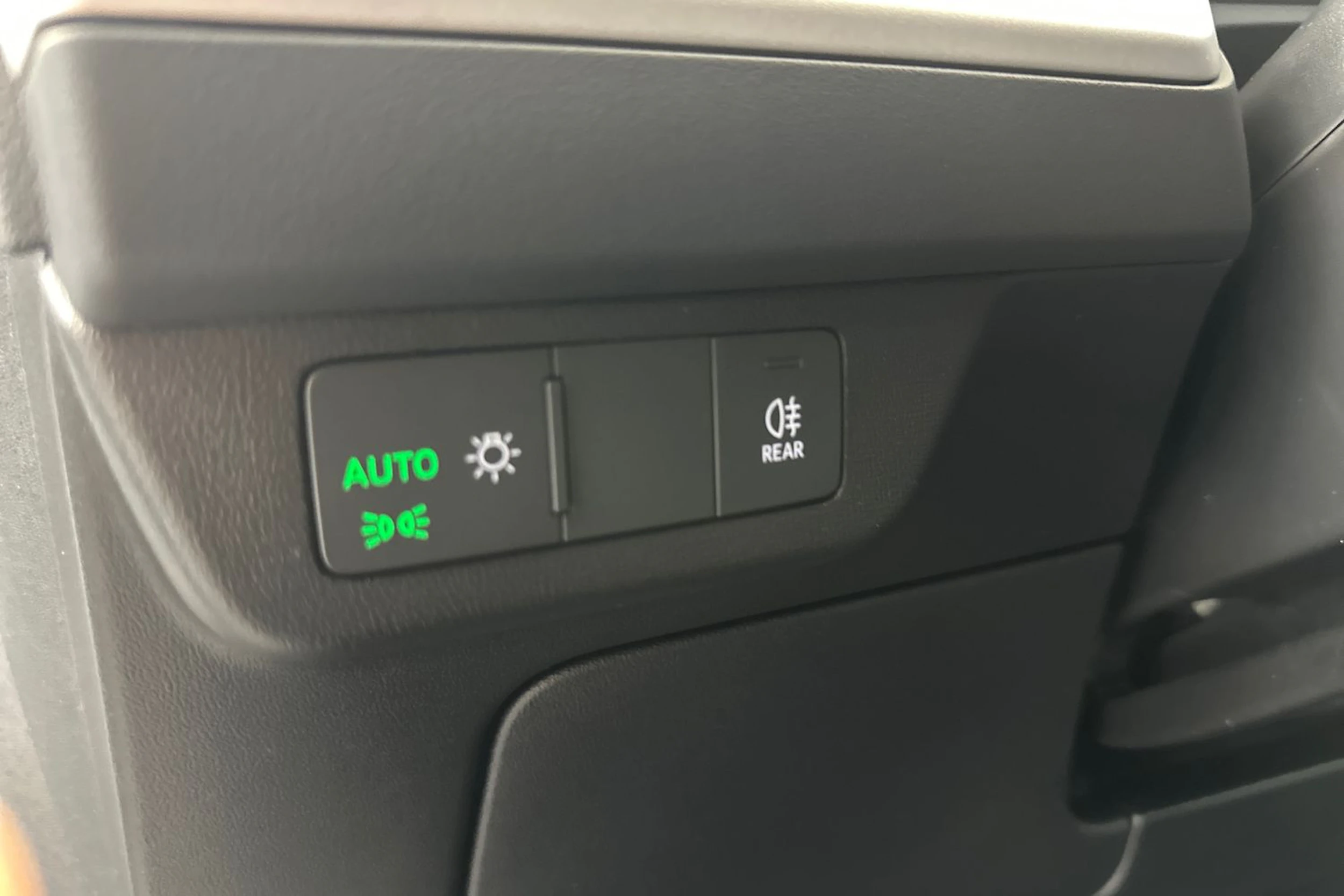 jäätikön valkoinen Audi Q4 e-tron 2026 kuva 19.