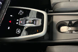 jäätikön valkoinen Audi Q4 e-tron 2026 kuva 27.