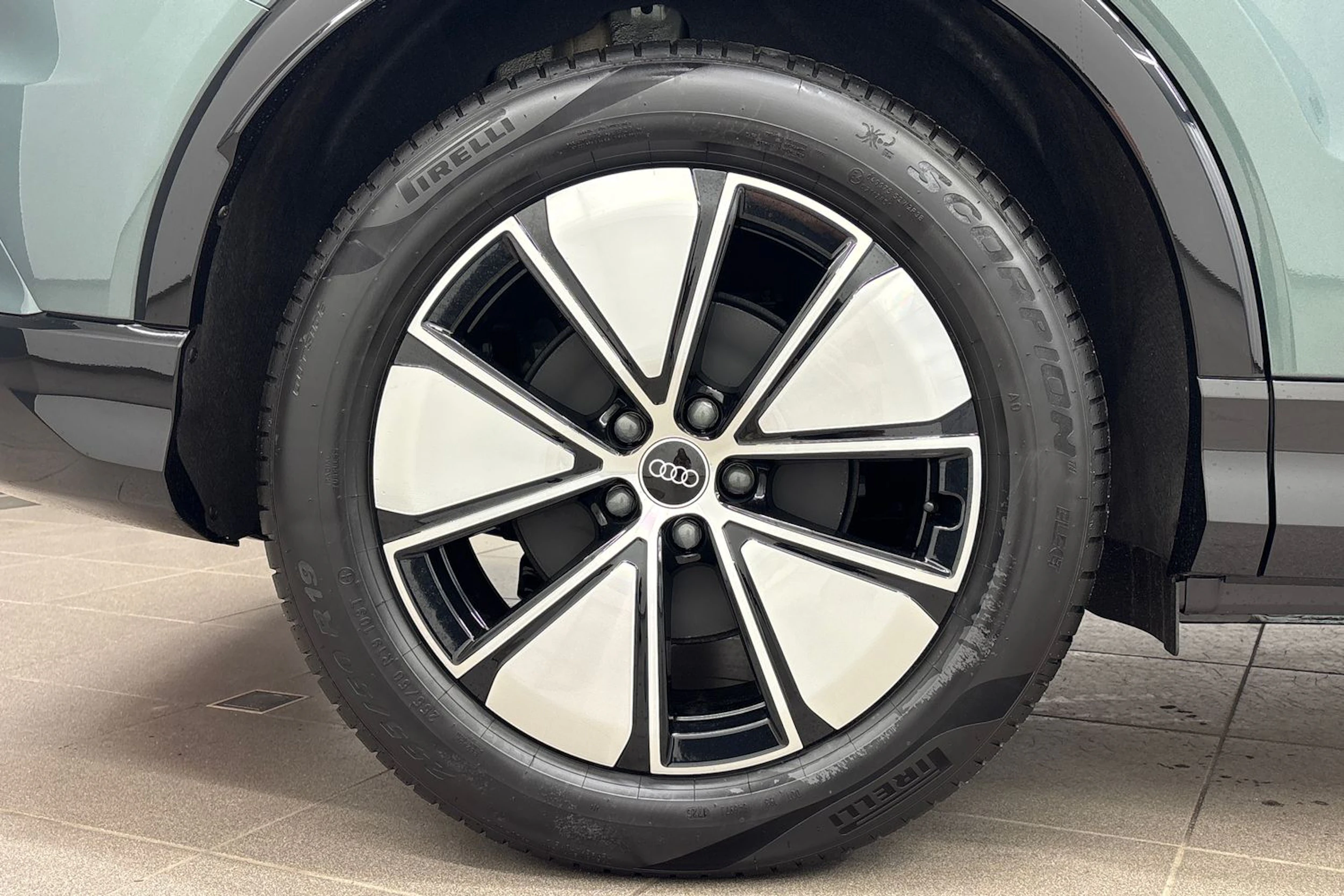 met. vihreä Audi Q4 e-tron 2026 kuva 10.