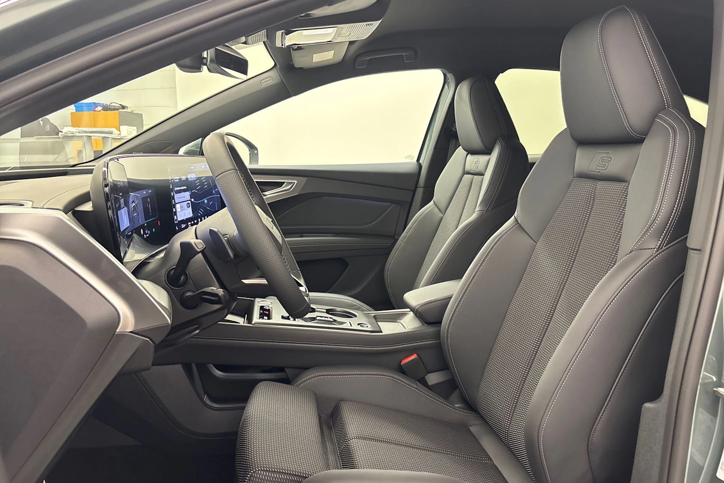 met. vihreä Audi Q4 e-tron 2026 kuva 11.