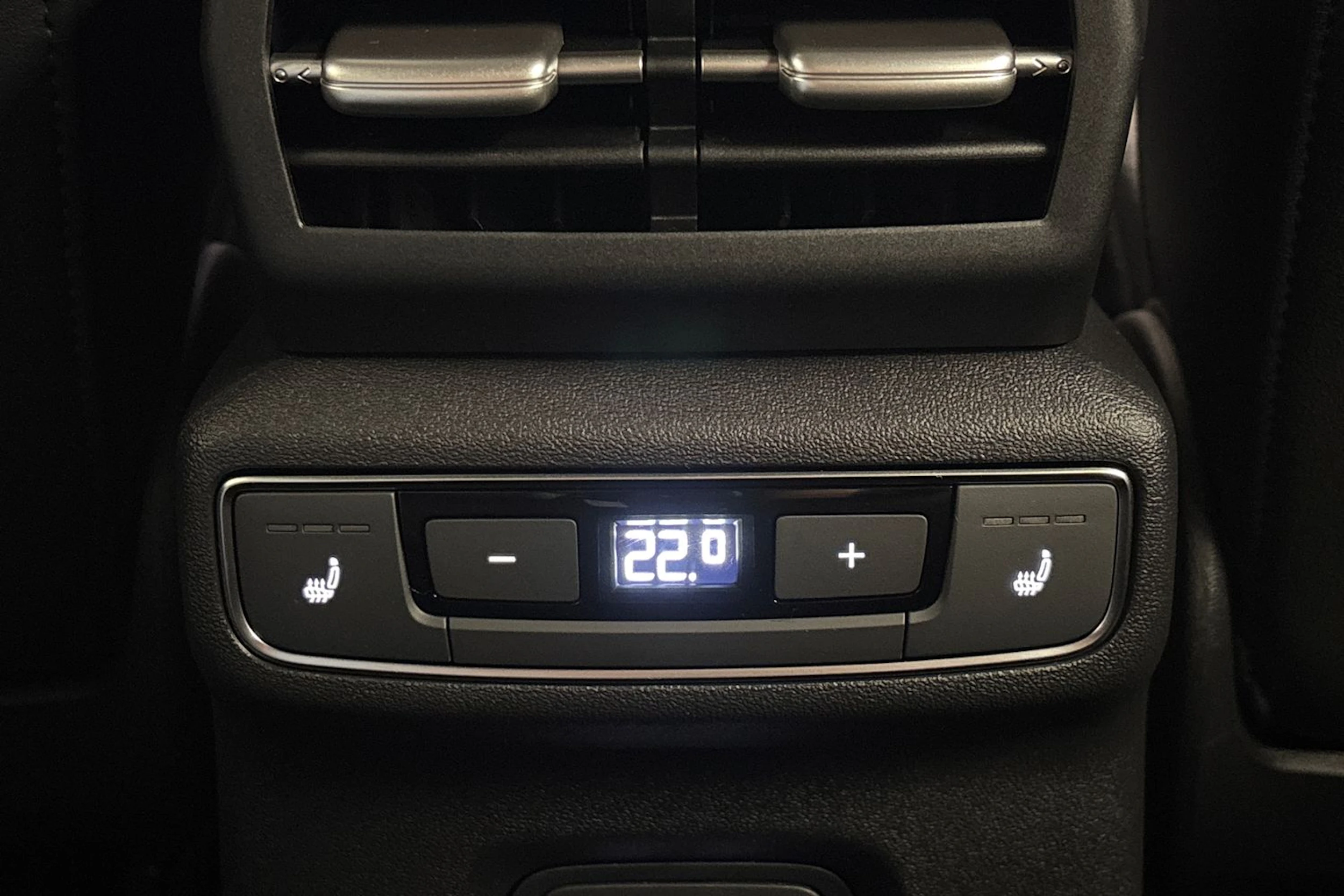 met. vihreä Audi Q4 e-tron 2026 kuva 19.