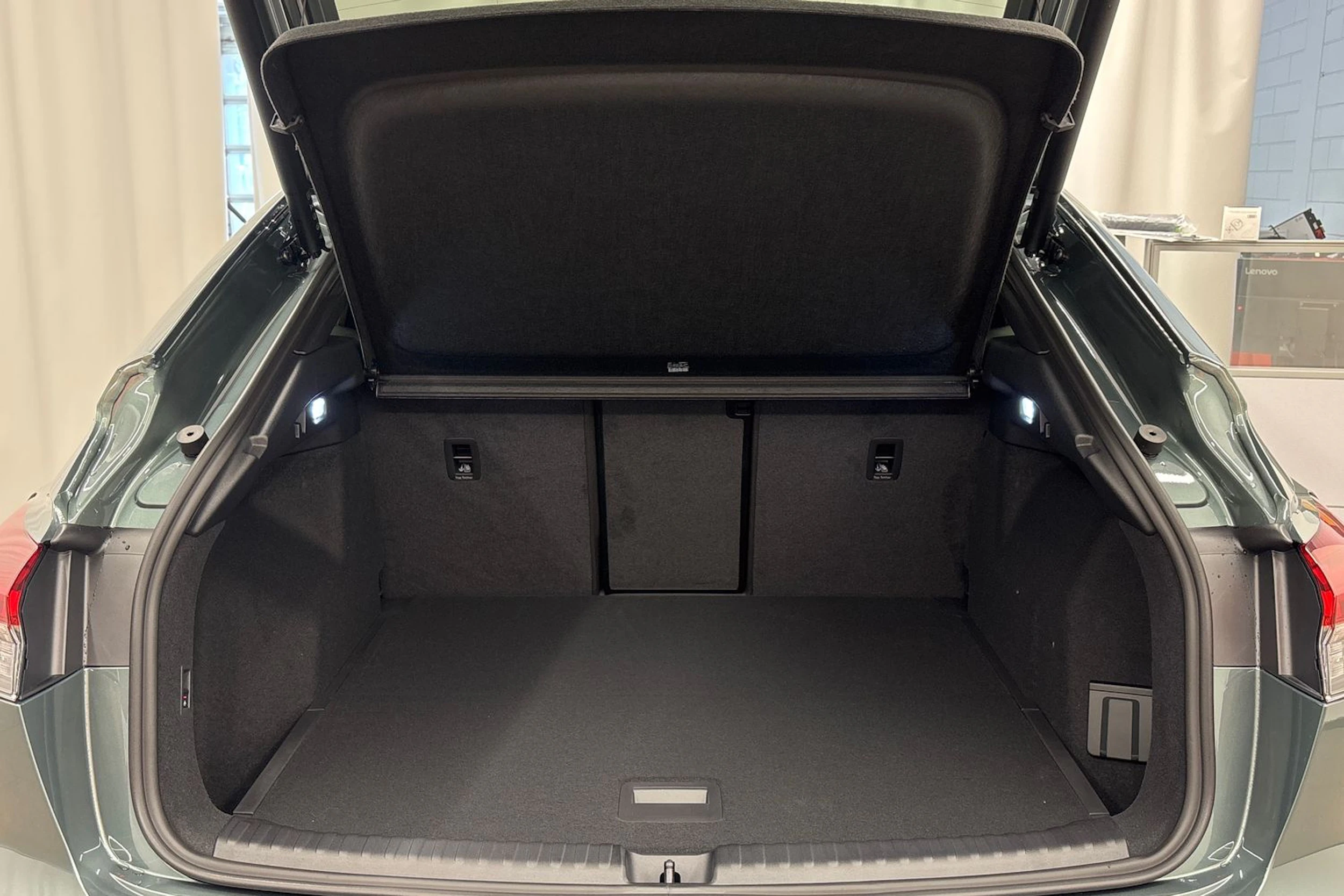 met. vihreä Audi Q4 e-tron 2026 kuva 30.