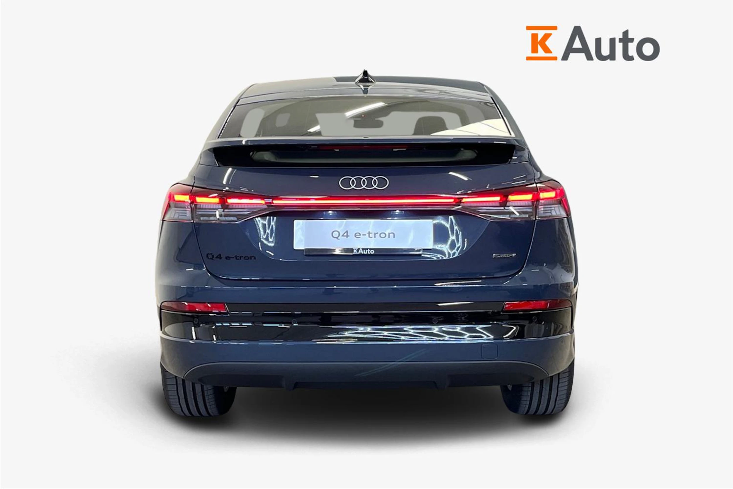 plasma sininen Audi Q4 e-tron 2026 kuva 3.