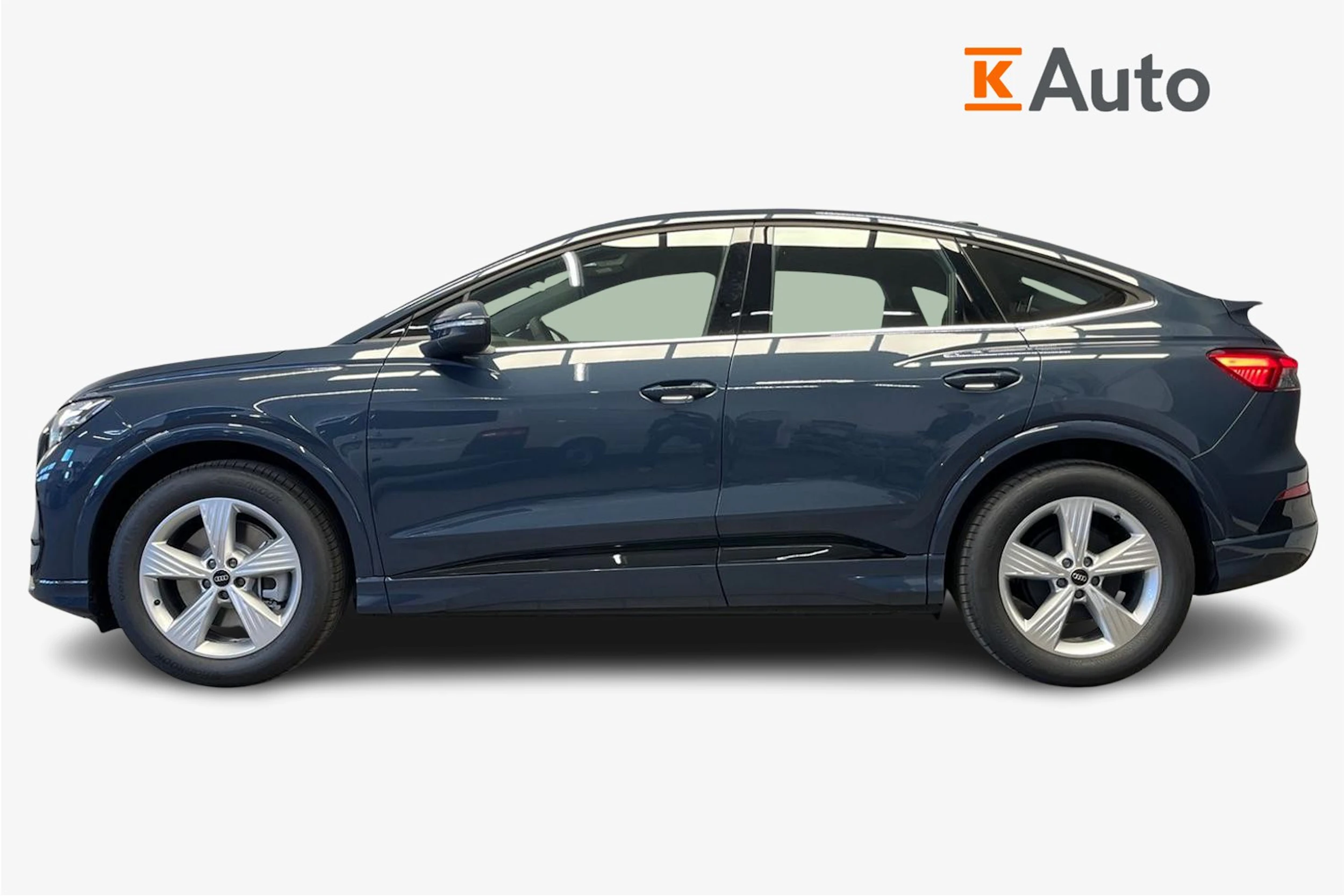 plasma sininen Audi Q4 e-tron 2026 kuva 5.