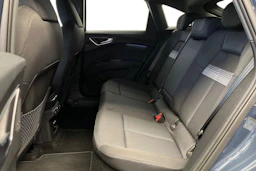 plasma sininen Audi Q4 e-tron 2026 kuva 8.