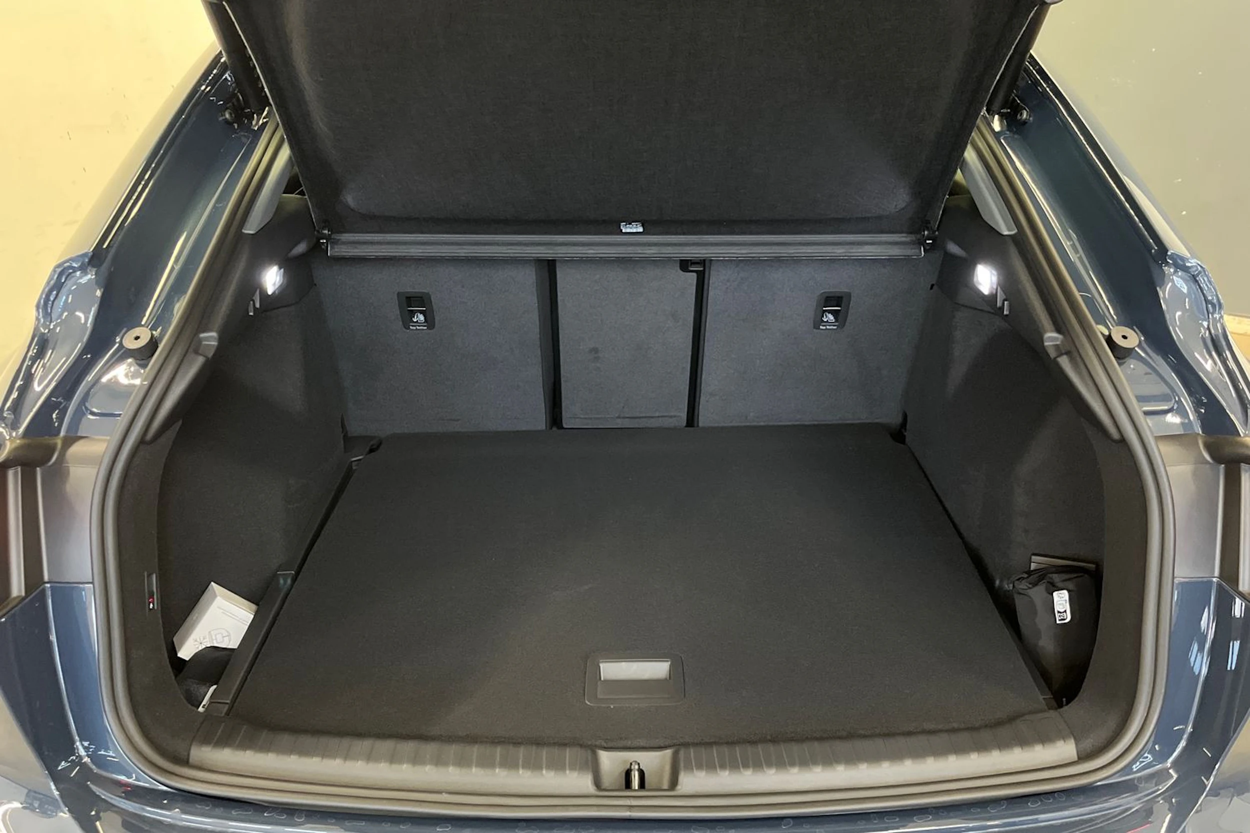 plasma sininen Audi Q4 e-tron 2026 kuva 11.