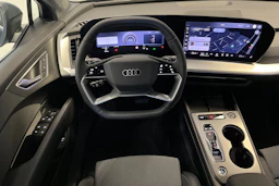 plasma sininen Audi Q4 e-tron 2026 kuva 18.