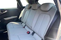 musta Audi Q4 e-tron 2026 kuva 8.