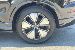musta Audi Q4 e-tron 2026 kuva 10.