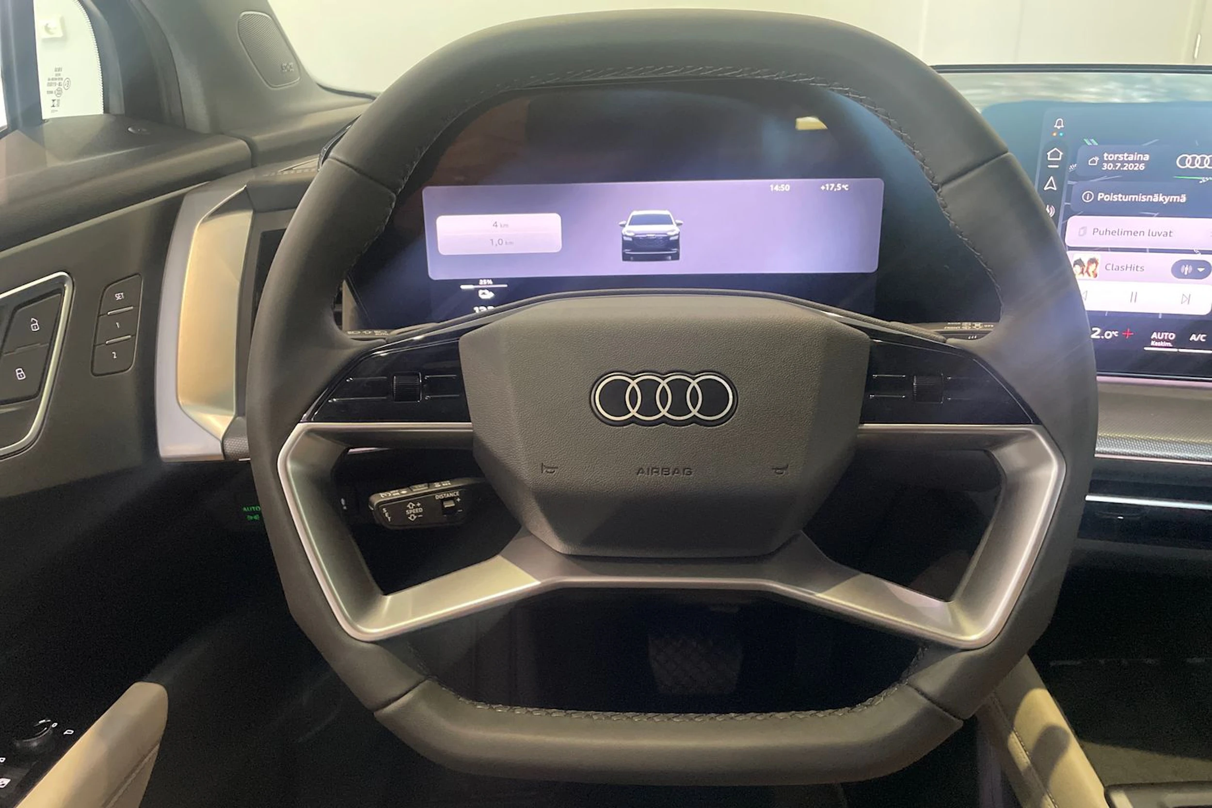 musta Audi Q4 e-tron 2026 kuva 27.