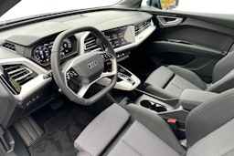 met. sininen Audi Q4 e-tron 2026 kuva 6.