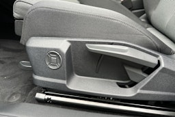 met. sininen Audi Q4 e-tron 2026 kuva 15.