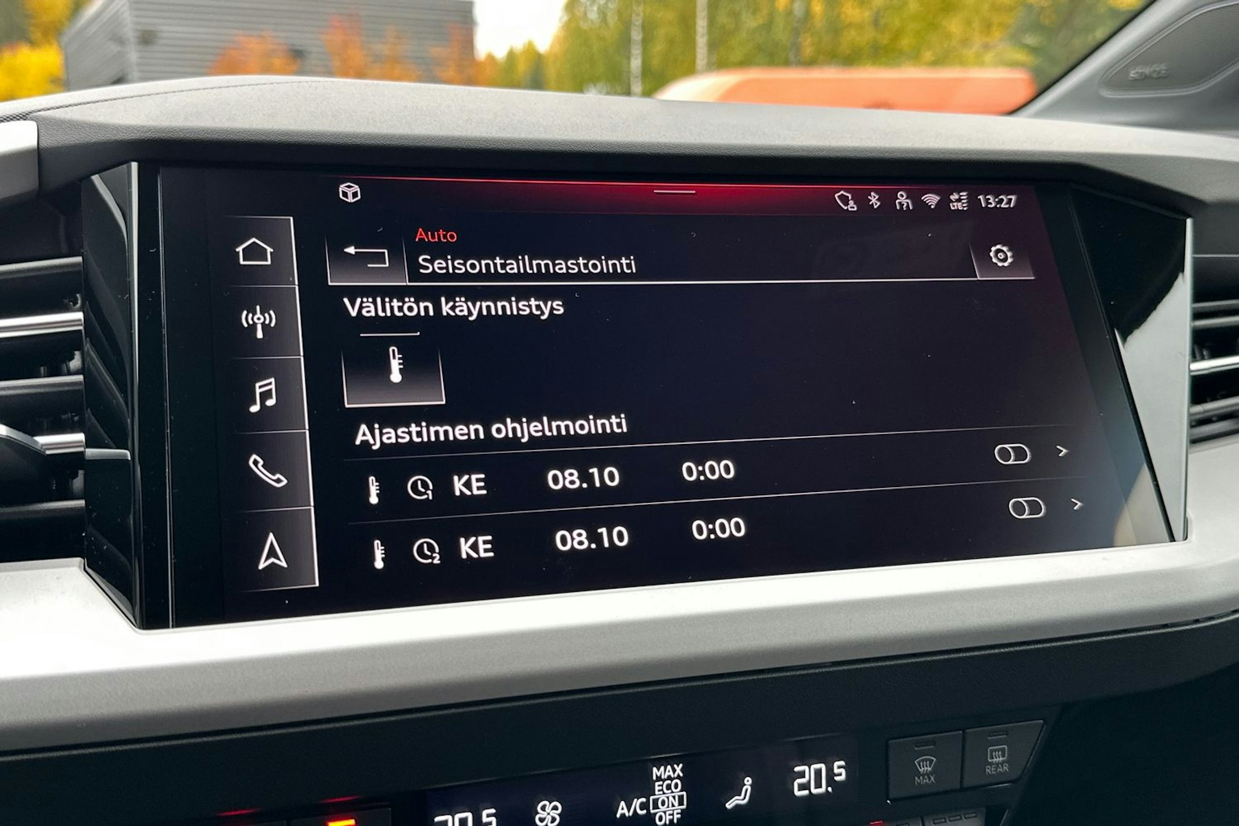 met. sininen Audi Q4 e-tron 2026 kuva 21.