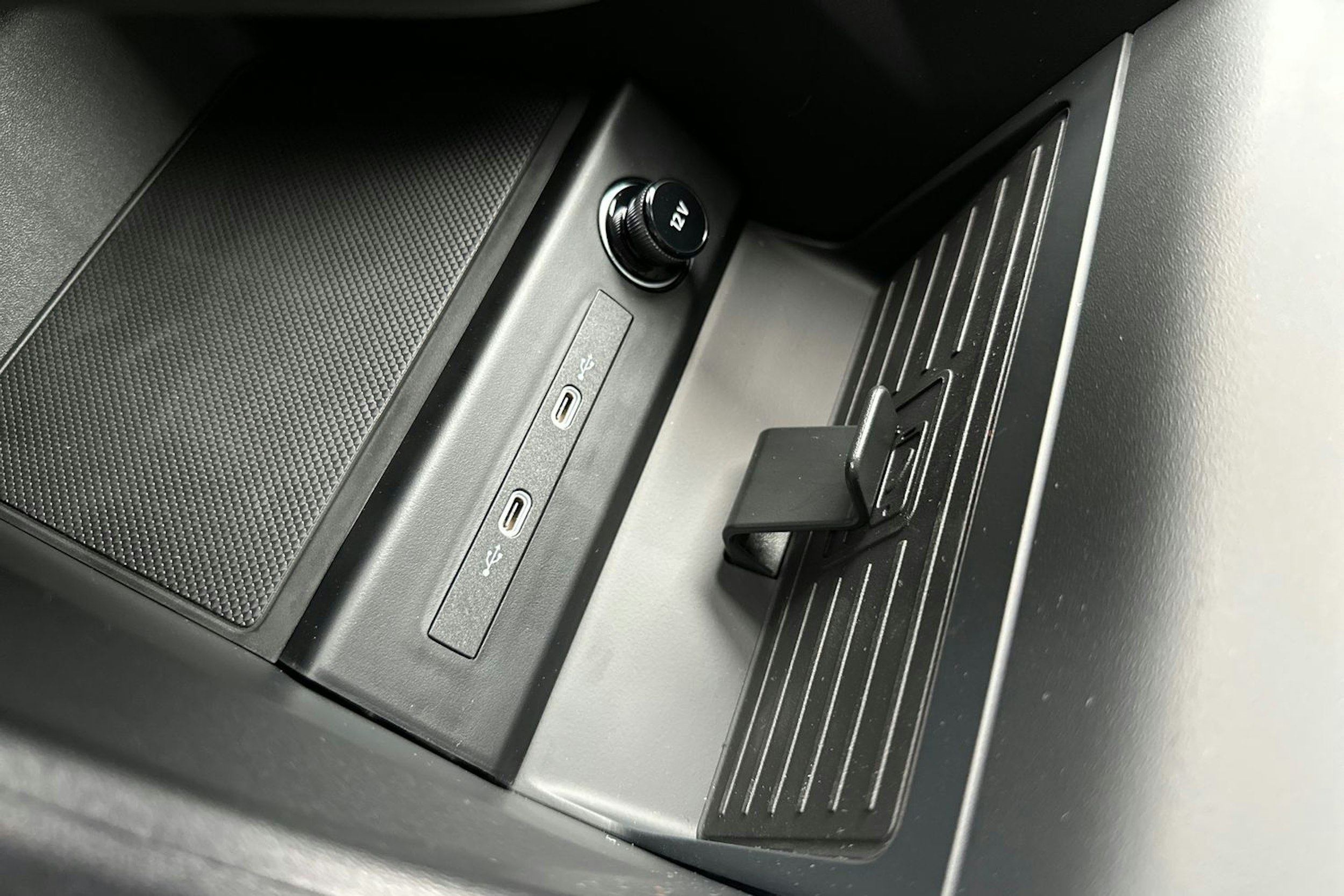 met. sininen Audi Q4 e-tron 2026 kuva 23.